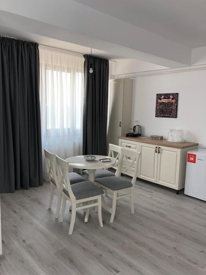 Отели типа «постель и завтрак» Apartments Excelsior Mamaia Nord Мамайя Норд – Нэводари-24