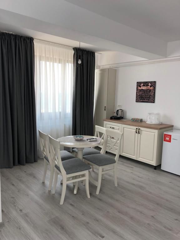 Отели типа «постель и завтрак» Apartments Excelsior Mamaia Nord Мамайя Норд – Нэводари-51